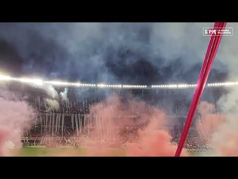 "ESPECTACULAR RECIBIMIENTO DEL MONUMENTAL ⚪" Barra: Los Borrachos del Tablón • Club: River Plate