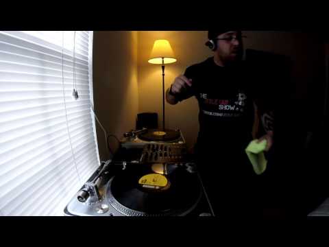 90s Dance Mix On 2 Turntables With The Little Guy 13 Oct 2015