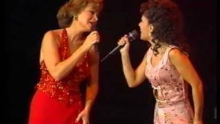 Paloma San Basilio &amp; Cristina del Valle - Casi Nunca Bailais