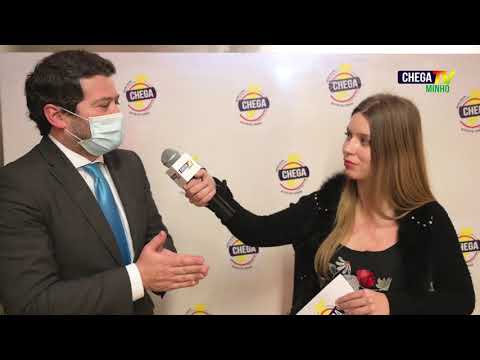 "O que tem André Ventura a dizer sobre a polémica dos lábios vermelhos?"