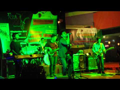 7th ASEAN JAZZ BATAM 2014 ( Muffin Band - Somebody That I Used To Know )