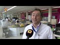 Nauwelijks nog teststaafjes coronavirus, medewerkers lab in Roosendaal werken zich slag in de rondte