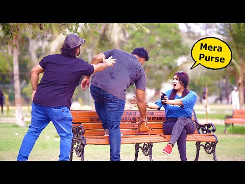 Larki Ka Purse Chori Karliya | Humanitarians