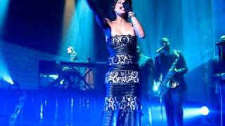 Maxwell @ Brussels 12-11-09: Help Somebody