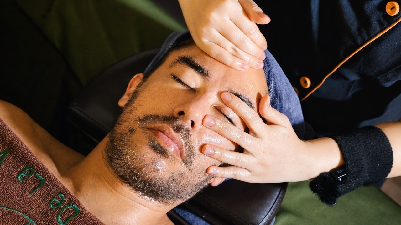 ASMR: She Knocked me Out INSTANTLY with a Soothing Head Massage & Facial 😵 L'essence Spa