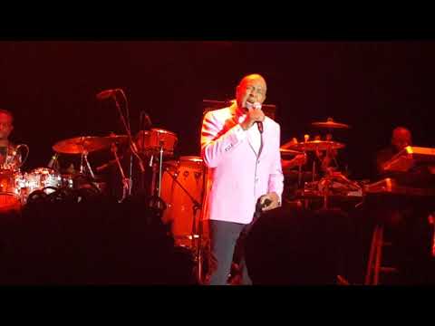 Peabo Bryson singing "Can You Stop The Rain" at Bethesda Blues and Jazz.