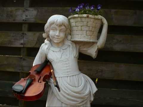 Flowers in our garden  - Music: INESSA GALANTE (Info) - Violinist BEVERLY MURKS (Info)