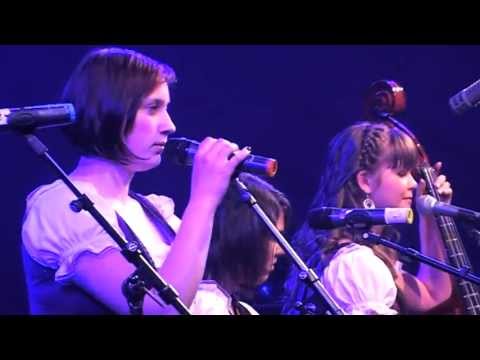 Oberkrainer Polka Mädels "Cvetoce tulpe - Windmühlenwalzer" (S.u.V.Avsenik)