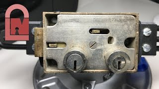 (304) Dual Key Safety Deposit Box Lock Blind Picked