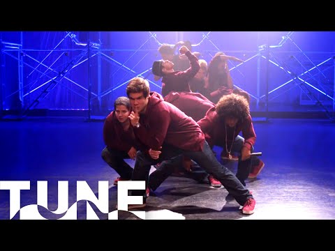 Right Round | Pitch Perfect | TUNE