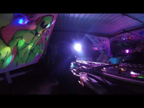 PEPE JONES @ SYNTHETIC STAGE / Poços City