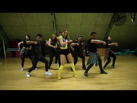 Yamna Lobos Academia - Coreografía ( Me Reúso - Danny Ocean )