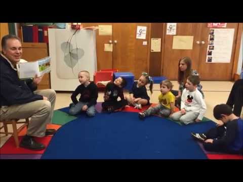 Frankie Warren Magic 93 Reads to Ms  Denion's Class at the Wyoming Valley Children's Association Apr