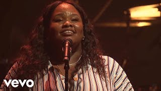 Tasha Cobbs Leonard - Dove&#39;s Eyes (Live At Passion City Church)