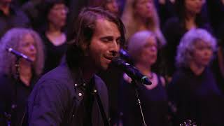 Bobby Bazini performs Leonard Cohen with newchoir