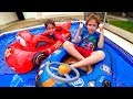 HOT WHEELS Vs MCQUEEN OF THE CARS IN POOL Video For Kids And Family