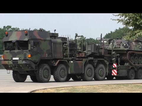 Schwerlasttransporter Mammut Verladung Bergepanzer