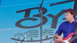 MR NATURAL - MENTAL AS ANYTHING - BY THE C - COOLANGATTA - 020219