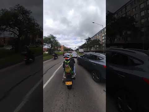 Todo es cuestión de costumbre 🤝🤝#moto #carro #via #cultura #viral