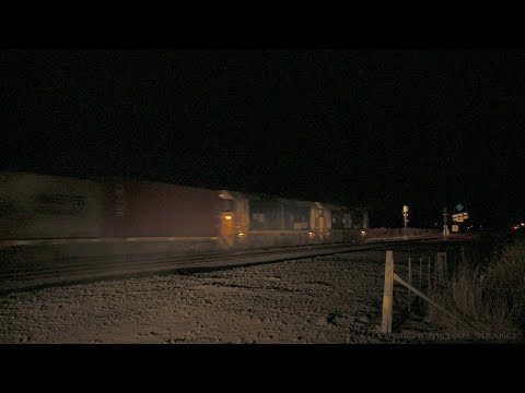 7901V Mildura Containers At Night - PoathTV Australian Trains & Railways