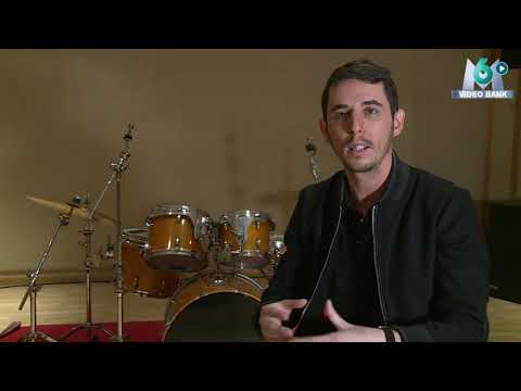 Extrait archives M6 Video Bank // ITW et répétitions The Avener - 2015