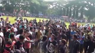 preview picture of video 'CACAK Band - Jangan Salahkan Tuhan [Live at Std.TLOGO PLOSO]'