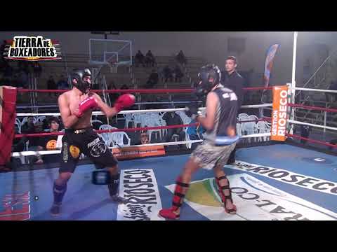 Kick Boxing en Cutral Có  4° Combate  Daniel Lihuen Barrios  Vs  Ezequiel Muñoz