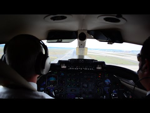 Learjet 35A Cockpit Landing - Richmond KRIC (Swayne Martin)