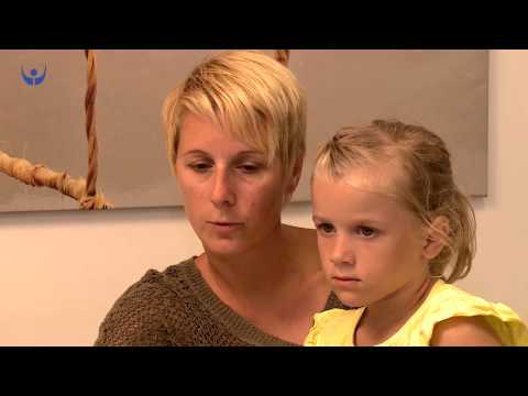 Das Ekzem bei den Kindern des Grundes und die Behandlung des Fotos Atopitscheski die Hautentzündung bei den Helmintheninvasionen