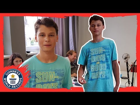 Most finger snaps in one minute - Guinness World Records