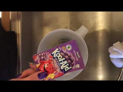 HOW TO MAKE KOOL AID THE RIGHT WAY.