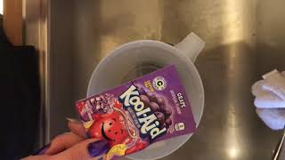 HOW TO MAKE KOOL AID THE RIGHT WAY.