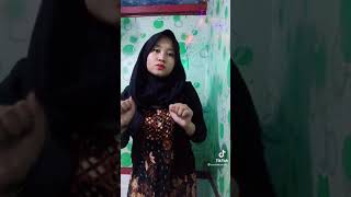 Download lagu Tiktok jilbab cantik gunung gede mp3