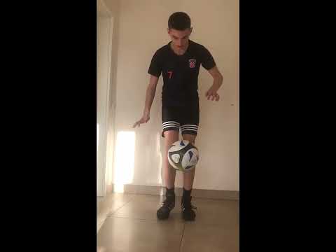 Bojan Potnar mit 567 Ballkontakten (Wuppertaler SV U15)