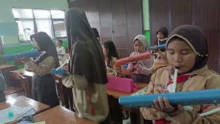 Download lagu Mars Dokcil by Pramugita SDN Rawajati 03|di Aransemen dg Angklung oleh komposer Gugun Guntara, S.Pd mp3