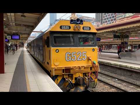 Pacific National G525 & G527 Passes Through Flinders Street Station to Long Island