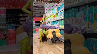 🤸‍♀️+🛍️=🤷‍♀️🤸‍♀️ #flexibility #familyfirst @Belitskay