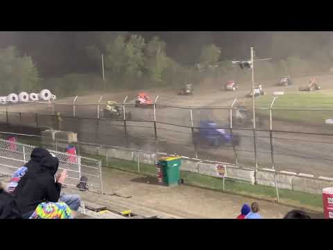 Wingless Sprints Feature Race Wilmot Speedway 5-16-2021 (crazy finish to the checkered , clip 4-4)