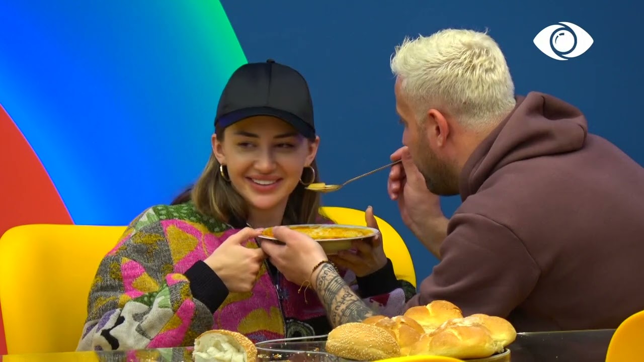 Kiara përton të hajë, Luizi vjen ta ushqejë