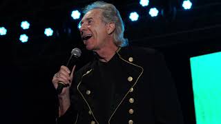 Gary Puckett singing Lady Willpower on the Happy Together Tour