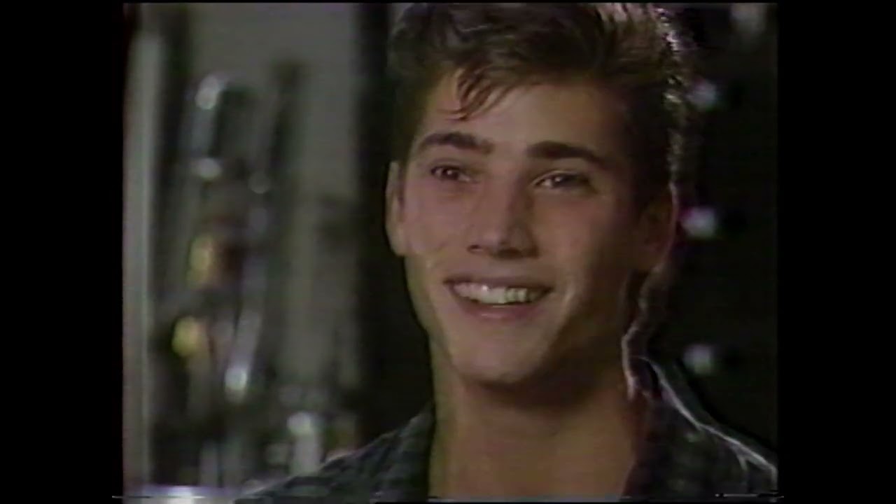 Miniature de la vidéo Star Sasha Mitchell TV News Story du film Spike of Bensonhurst