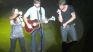 Lady Antebellum-Love&#39;s Lookin&#39; Good On You