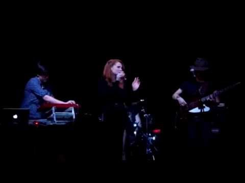 Little Red - Amazon (Live@Cafe1001-London)