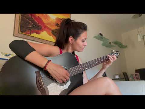 Blackbird by Paul McCartney. Anabel Montesinos, Guitar