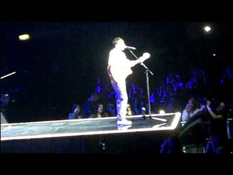 Matt Cardle Sings Knights Of White Satin @ O2