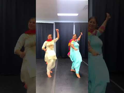 Peke dove bhena nachiya 💃🏻❤️ #peke #bhena #gidhha #punjabisong #viralvideo #trendingshorts