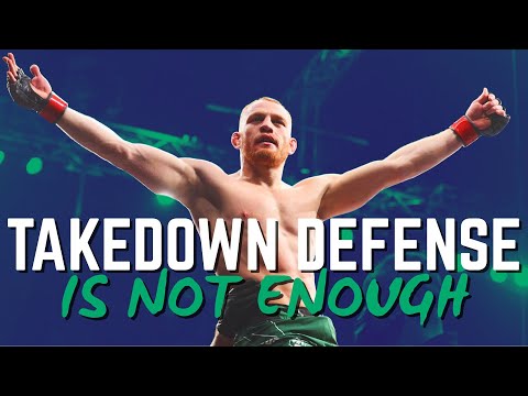 How do grappler vs striker matchups affect MMA betting