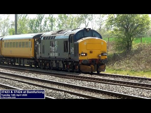 37423 & 37424 at Bamfurlong - 14th April 2020