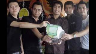 Download lagu Luna Maya feat hijau daun - suara ku berharap mp3 Download lagu Luna Maya feat hijau daun - suara ku berharap mp3