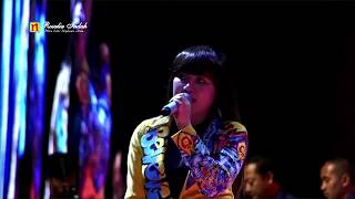 Download lagu Via Vallen - Salah Apa Aku (Live De' Tjolomadoe Solo) mp3 Download lagu Via Vallen - Salah Apa Aku (Live De' Tjolomadoe Solo) mp3
